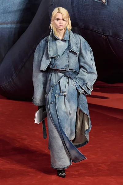 Look 8